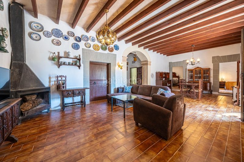 Foto a38f7ce1-6166-4a33-a102-0b609970b7e5. Masia a Llucmajor interior Llucmajor