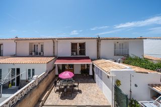 Chalet à Cala Ratjada. Chalet en es pelats con anexos independientes