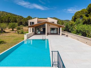 Chalet in Cala Ratjada. Chalet en sa pedruscada
