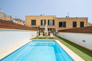 Casa a schiera  Carrer de bonany. Fantástico chalet adosado con piscina privada