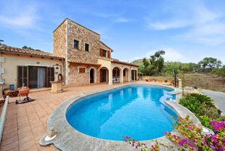 Xalet a Portopetro. Chalet con piscina