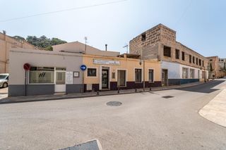 Gebäude in Capdepera Poble. Edificio en capdepera