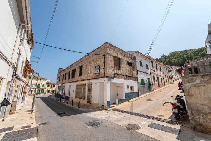 Foto c2e5bb16-8779-41eb-801e-ff9cf4db90b2. Edifici a Capdepera poble Capdepera