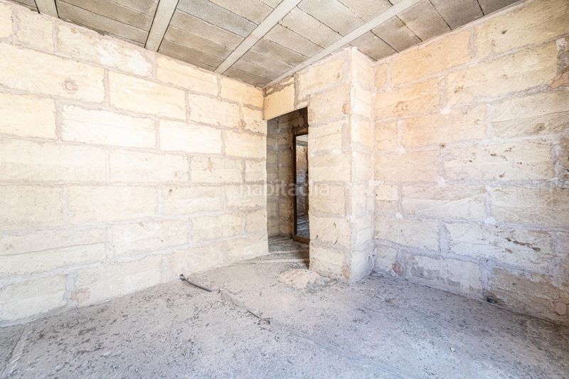 Foto fbcb0b13-2f99-4255-91d1-fddbcb2047d7. Edifici a Capdepera poble Capdepera
