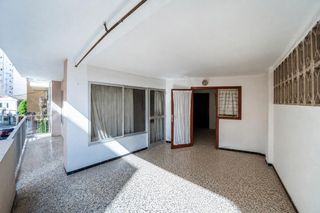 Pis a S´Arenal. Piso con terraza y 4 dormitorios en el arenal