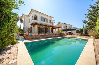 Chalet  Passeig de l'arbreda. Chalet independiente con piscina privada en son verí nou