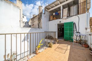 Zweistöckige Wohnung in Sa Pobla. Vivienda tipo dúplex de cuatro plantas con ocho habitaciones y t