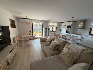 Doppelhaus  Camino de los malatones 66. Chalet con estilo alpino a 25 minutos de madrid y 10 de san seba