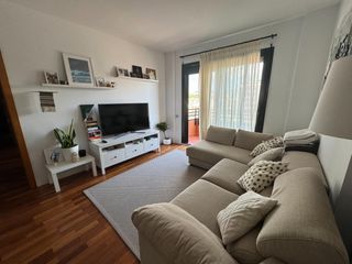 Miete Appartement  Carrer josep melia. Bonito piso obra nueva!!!
