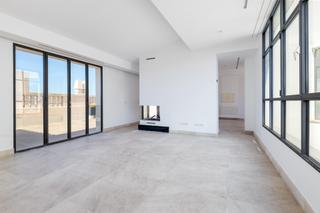 Penthouse in Plaça dels Patins. Atico blanquernaavenidas de  280 m2 con terraza de 125 m2 y 3 pl