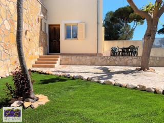 Xalet a Muro. Villa pareada en venta en playas de muro