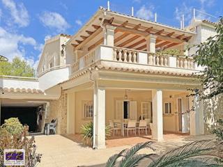 Chalet in Port d´Alcúdia-Platja dÁlcúdia. Villa unifamiliar en venta en puerto de alcudia