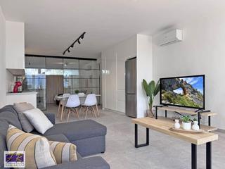 Pis a Port d´Alcúdia-Platja dÁlcúdia. Loft moderno completamente reformado con piscina comunitaria