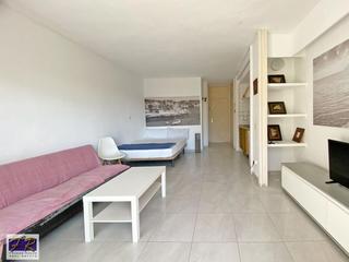 Pis a Port d´Alcúdia-Platja dÁlcúdia. Estudio encantador con vistas a la montaña en puerto de alcudia!