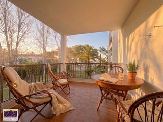 Pis a Port d´Alcúdia-Platja dÁlcúdia. Apartamento en primera línea con terraza en puerto alcudia