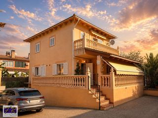 Xalet a Port d�Alc�dia-Platja d�lc�dia. Villa con jard�n cerca de la playa en alcudia