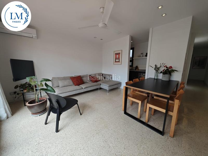 Foto fa0651a0-763c-4a59-86f7-98086d4d1a43. Location attique dans Barri de Mar Vilanova i la Geltrú