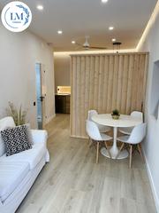 Flat in Centrevila. Local loft reformat al centre.