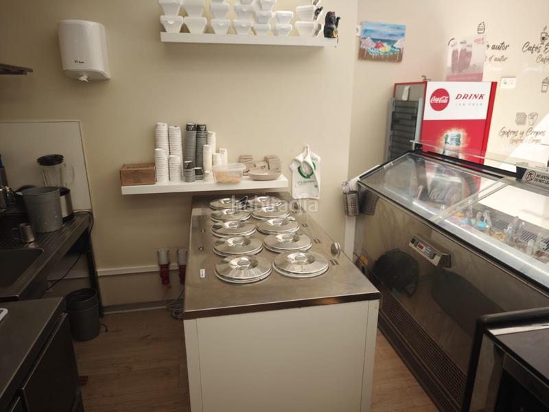 Foto 37152346-76ea-4a75-a0d6-1010e3c37b8e. Location local commercial dans Barri de Mar Vilanova i la Geltrú