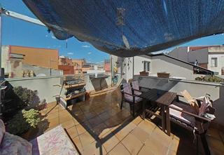 Appartement à La Geltrú-Sant Jordi. Excelente oportunidad en el centro, con gran terraza