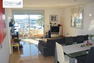 Location Appartement à Barri de Mar. Alquiler temporal  piso de diseño en primera linea de mar, vilan