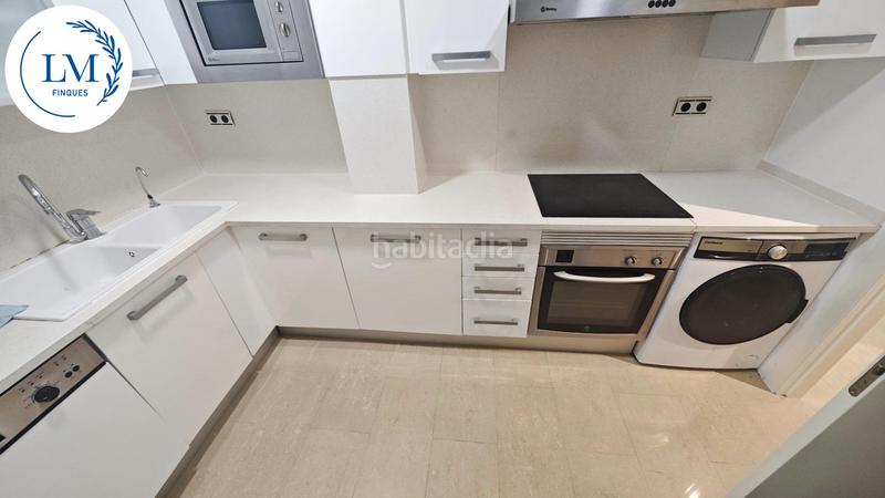 Foto 1e37d2ff-9a15-46c2-a650-458a8bfd73be. Piso  en primera línea de mar, , delante del puerto. en Vilanova i la Geltrú