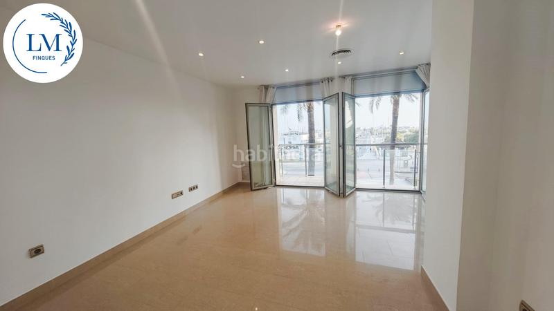 Foto 7e968add-8be2-418e-bacf-936f613b1d35. Piso  en primera línea de mar, , delante del puerto. en Vilanova i la Geltrú