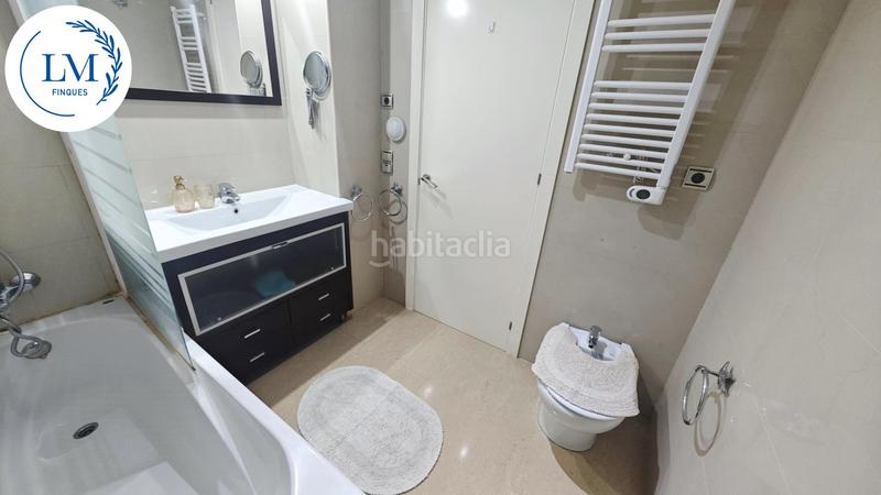 Foto b2a15ee5-8e7c-4702-90ec-07c11da1e841. Piso  en primera línea de mar, , delante del puerto. en Vilanova i la Geltrú