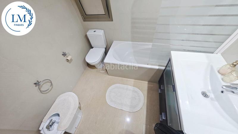 Foto e068e22c-1f11-4dc2-b6b7-b140f944bff3. Piso  en primera línea de mar, , delante del puerto. en Vilanova i la Geltrú