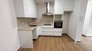 Rent Ground floor in Centrevila. Planta baja en alquiler.