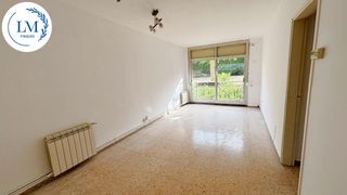 Pis a Vinyets-Molí Vell. Planta baja a reformar en sant boi de llobregat. oportunidad de