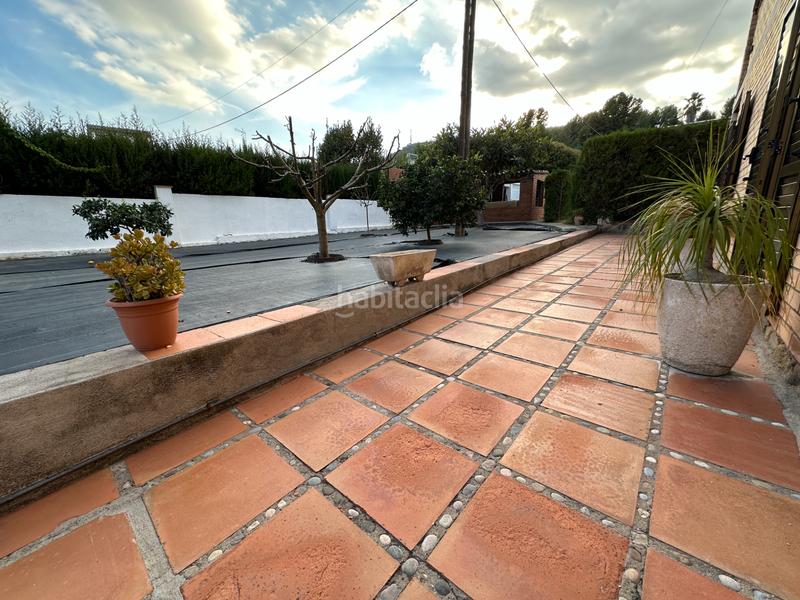 Foto 06827c8b-2d3a-4dfb-b128-adc582eaf45e. Casa aparellada a carrer de riera boter 19 a Pallejà