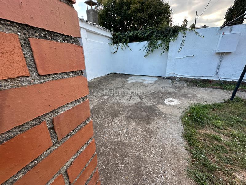 Foto 238a74dc-a52e-4be0-bef1-cf41b05d7e54. Casa aparellada a carrer de riera boter 19 a Pallejà