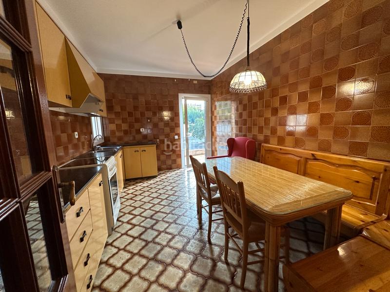 Foto 494882ad-2763-42e0-b782-984988af31fe. Casa aparellada a carrer de riera boter 19 a Pallejà