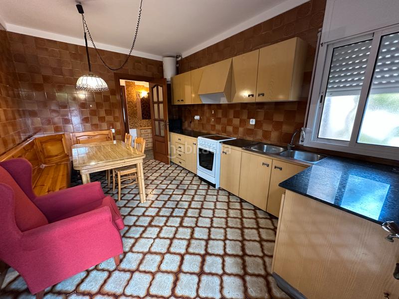 Foto 64b52694-7581-4d4c-8530-c45b8dd825bf. Casa aparellada a carrer de riera boter 19 a Pallejà