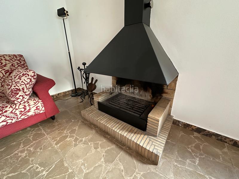 Foto 95d24edb-a42c-4237-9707-2e44ef357bbf. Casa aparellada a carrer de riera boter 19 a Pallejà