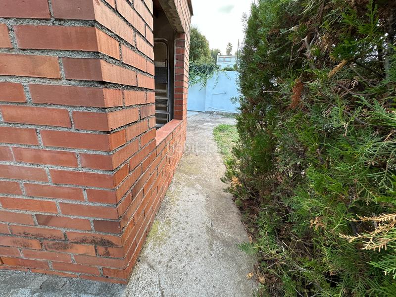 Foto e86bbc55-e305-4e67-8427-26807141bd75. Casa aparellada a carrer de riera boter 19 a Pallejà