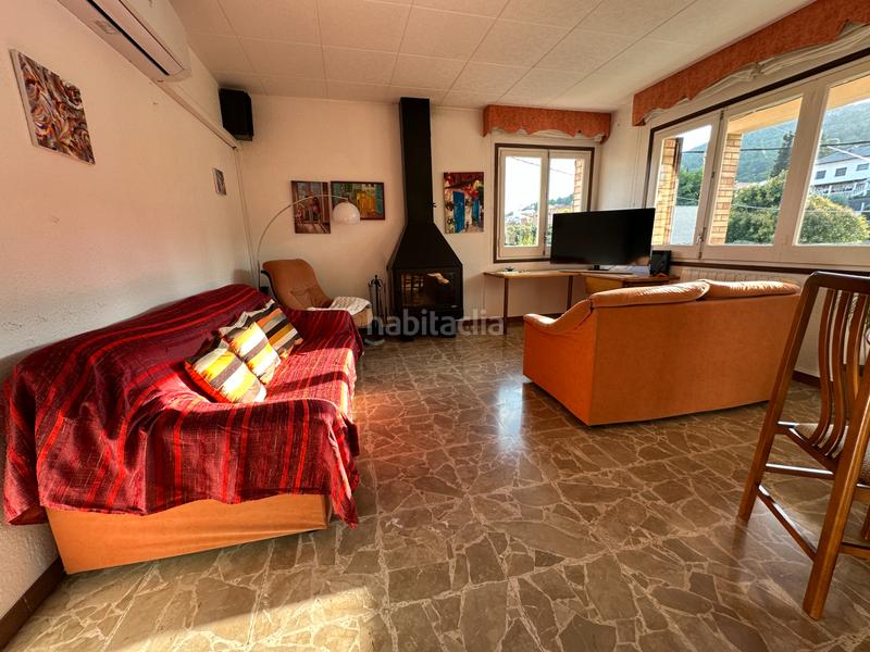 Foto 11214c25-d5aa-41af-acea-97a623ca646e. Casa aparellada a carrer de riera boter 19 a Pallejà