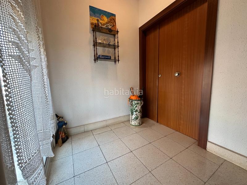 Foto 13bc2071-e04c-4f38-8142-e90bf16fb7df. Casa aparellada a carrer de riera boter 19 a Pallejà