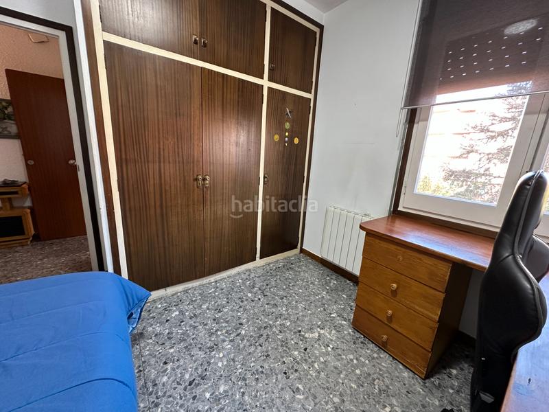 Foto 5b2cc3bc-0e46-4458-bfdb-5e2bf35abcf5. Casa aparellada a carrer de riera boter 19 a Pallejà