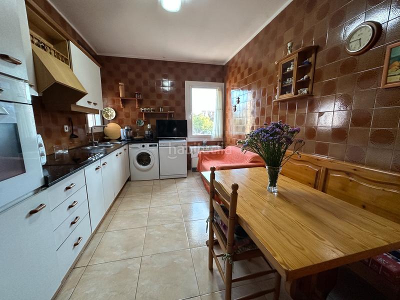 Foto 6b53ef15-9bb9-4001-a7f1-401c1c65af25. Casa aparellada a carrer de riera boter 19 a Pallejà