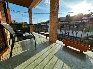 Doppelhaus  Carrer de riera boter 19. Casa pareada con jardín a 4 vientos