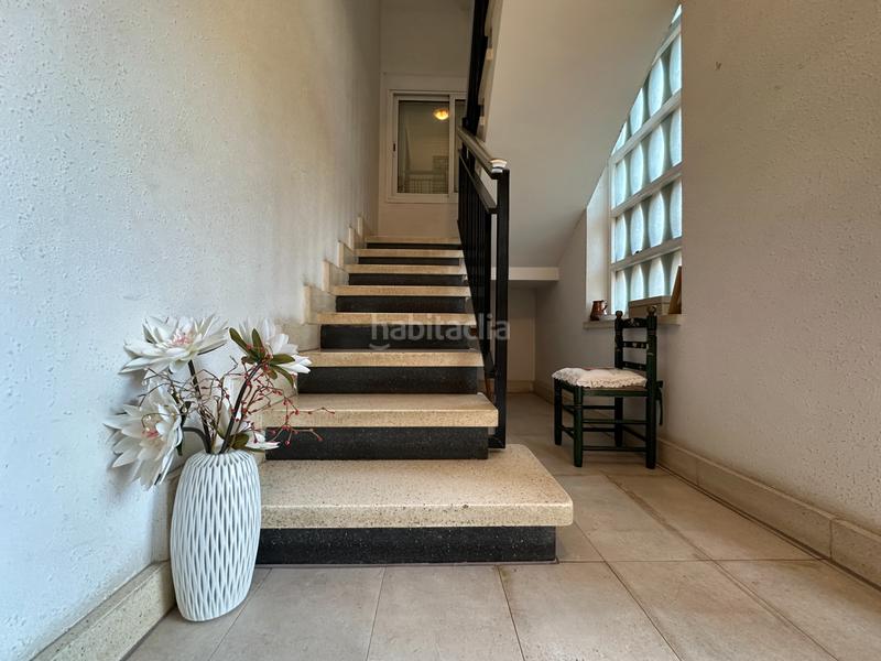 Foto 8e5c9bdc-f2d8-47c6-b202-7c0a726e486f. Casa aparellada a carrer de riera boter 19 a Pallejà