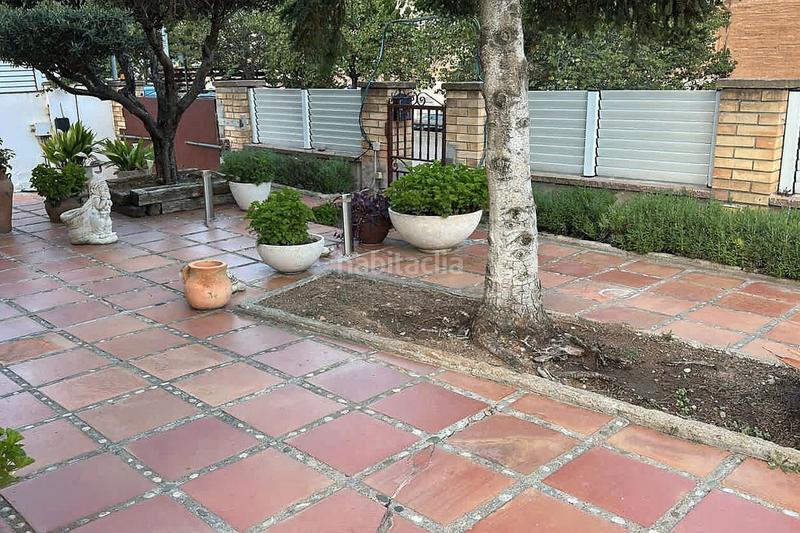 Foto 91421922-be13-4a4b-bbce-79af0c17083c. Casa aparellada a carrer de riera boter 19 a Pallejà