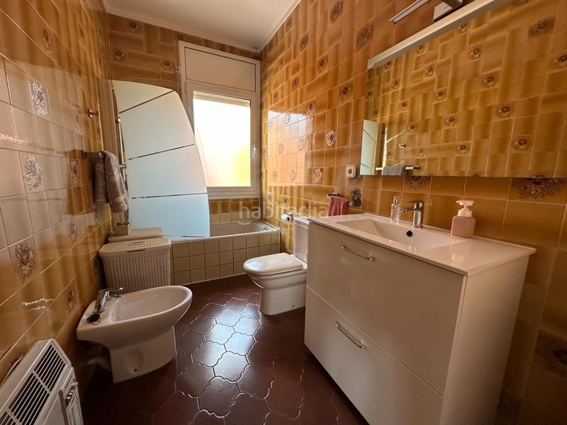 Foto eb7e743d-ae18-40e2-b46a-63d7e76f19aa. Casa aparellada a carrer de riera boter 19 a Pallejà