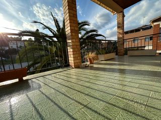 Maison jumelée  Carrer de riera boter 19. Casa pareada con jardín en pallejà pueblo (solo un vecino)