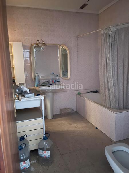 Foto afbfe05f-f00c-44c8-87b0-277f19bcd2d0. Casa amb aparcament a Ensanche - Parque Santa Rosa Castellón de la Plana