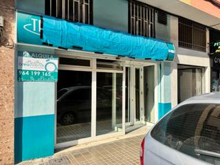 Business premise in Carrer de Carcaixent 20
