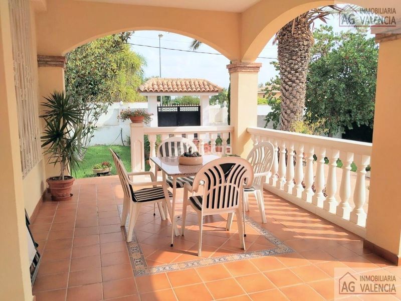 Foto 1a2a0ad0-2664-4150-bbf7-3c5974ee1811. Xalet amb calefacció aparcament piscina a Picassent