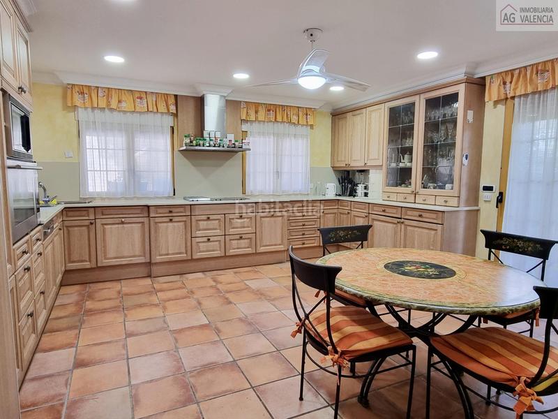 Foto 5241a7be-f282-4905-b965-aa3c64fc8fde. Chalet with heating parking pool in Centro-El Castillo Sagunt